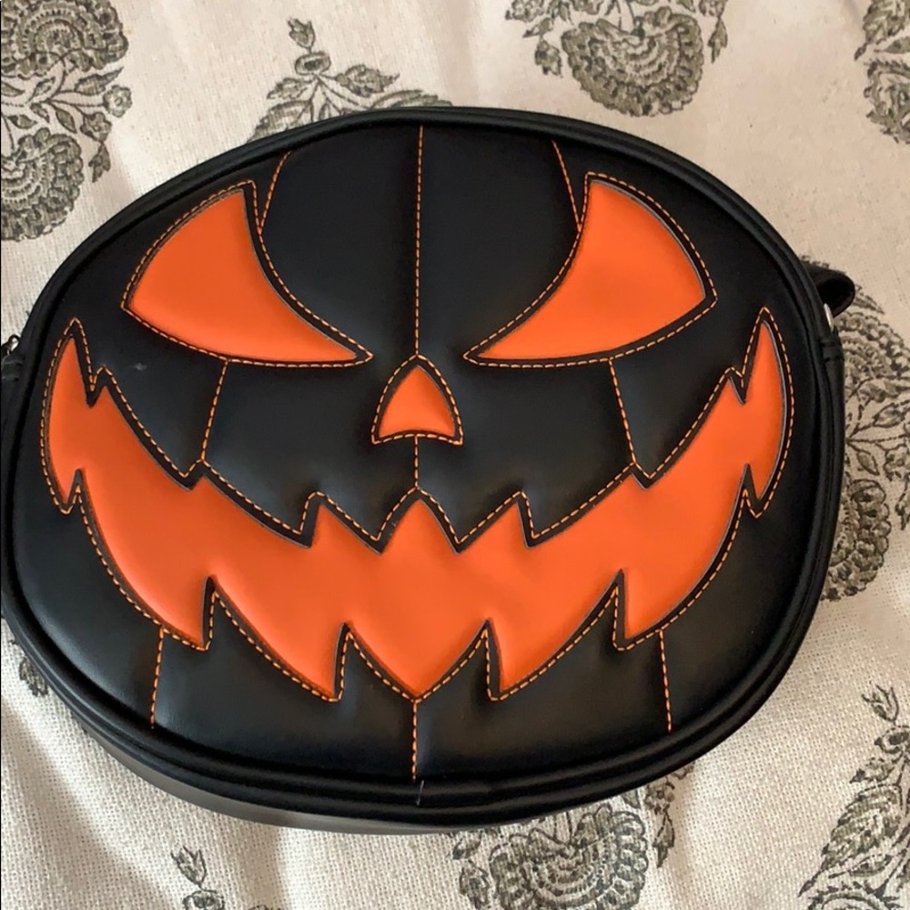 Love Pain and Stitches Pumpkin Kult bag